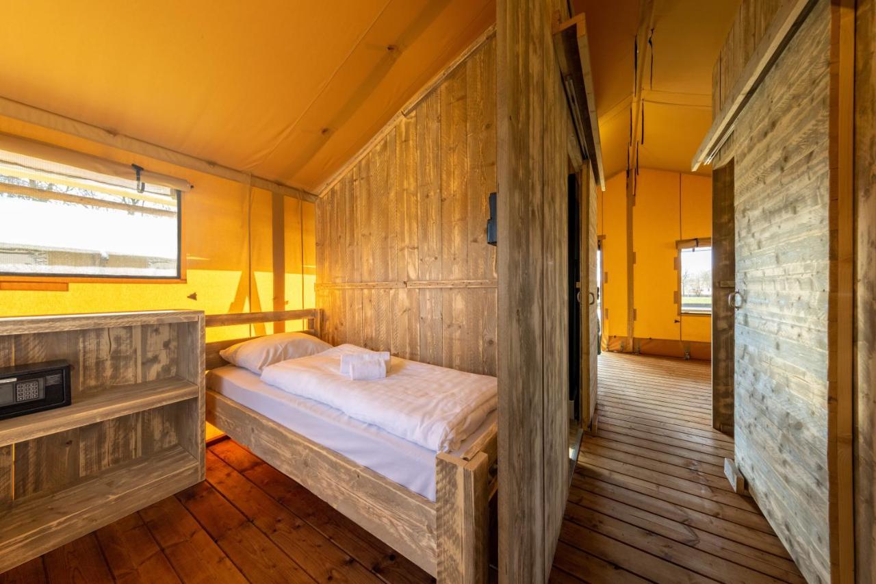 Glamping Lauwersmeer Vierhuizen Номер фото